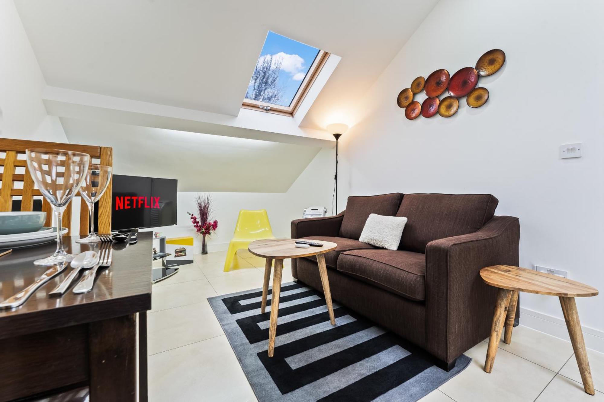 Exquisite 2-Bedroom Penthouse-Sleeps 7-Free Parking With Workstations & High-Speed Wifi Birmingham Exteriör bild