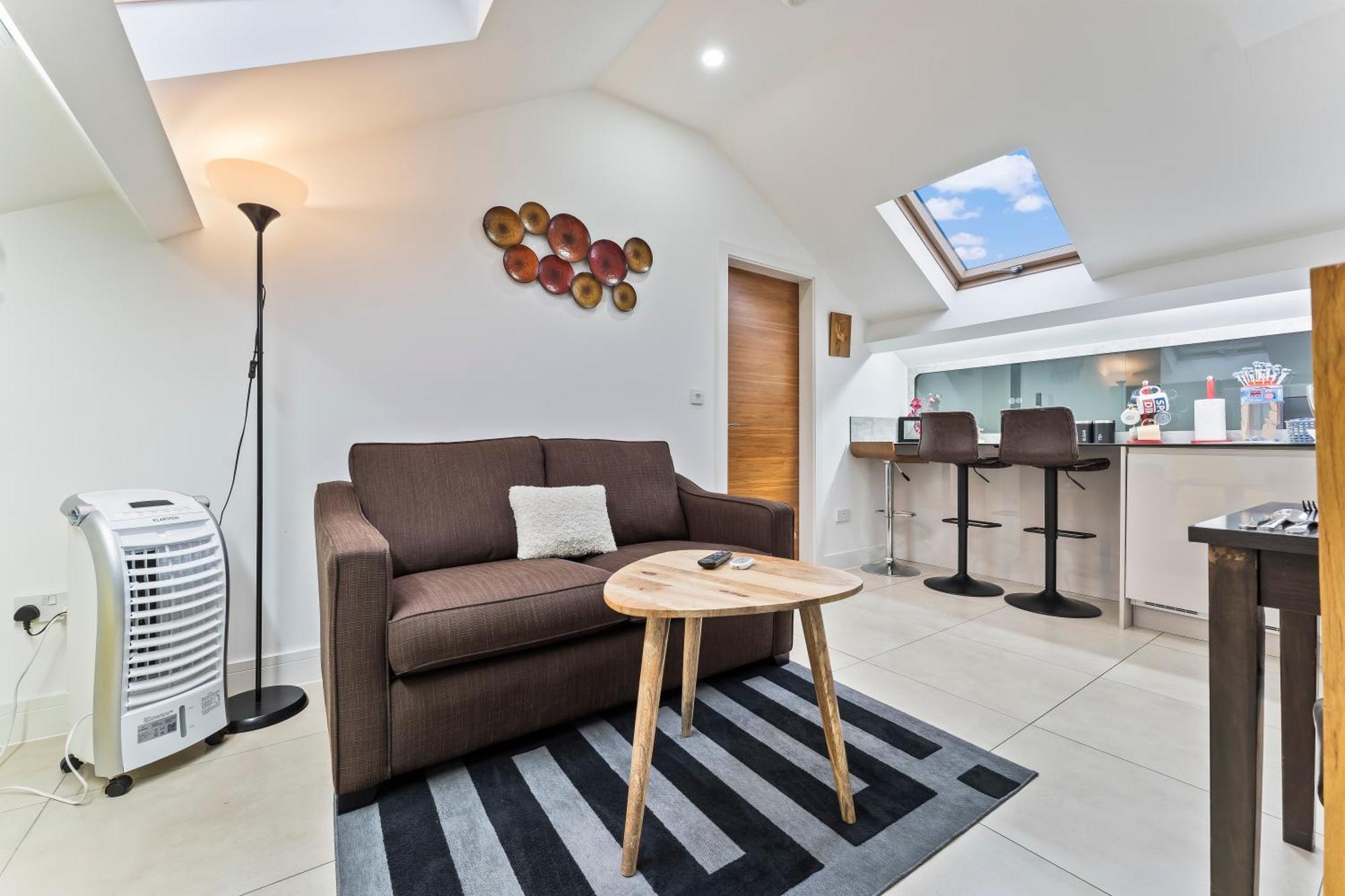 Exquisite 2-Bedroom Penthouse-Sleeps 7-Free Parking With Workstations & High-Speed Wifi Birmingham Exteriör bild