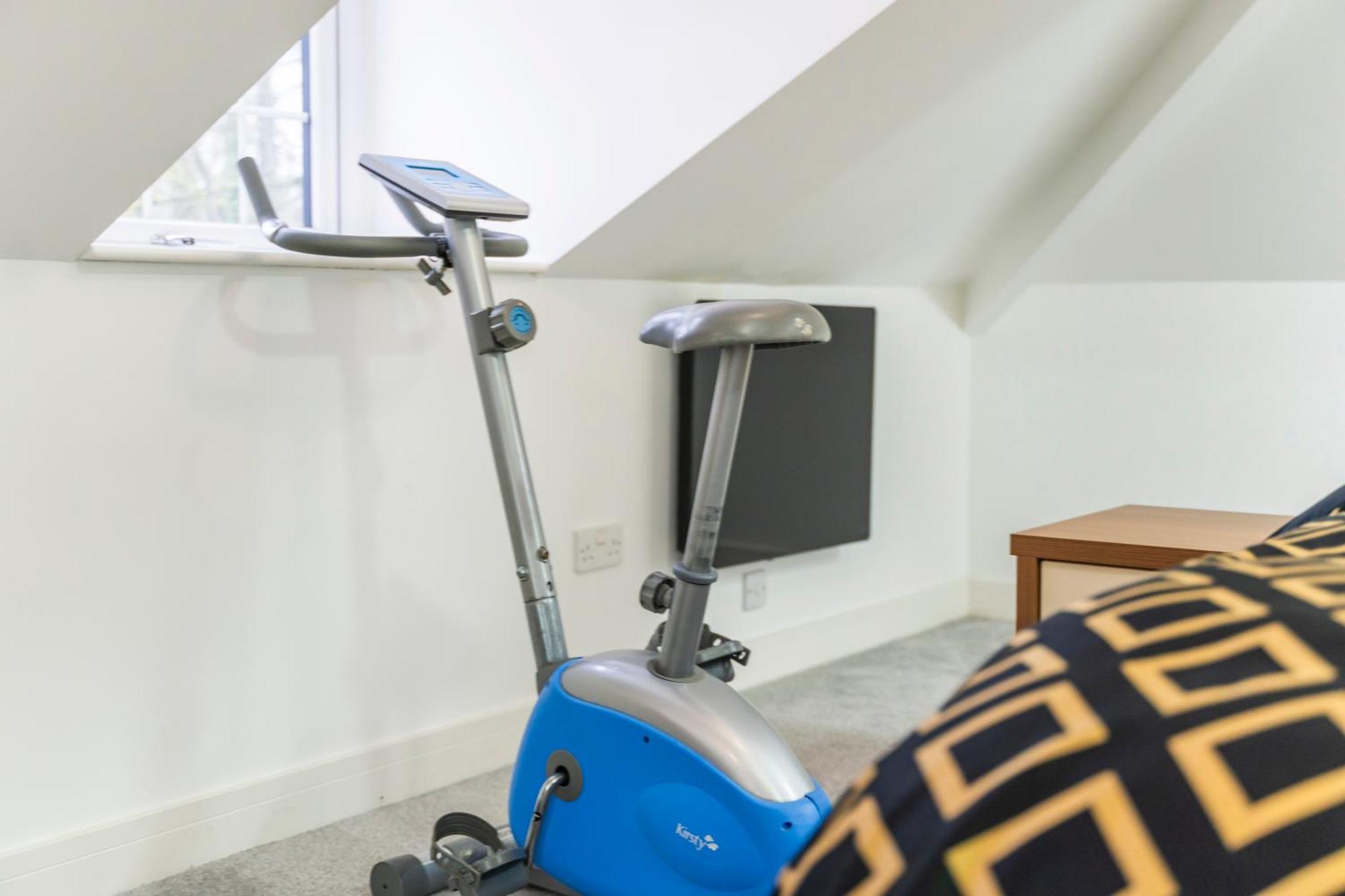 Exquisite 2-Bedroom Penthouse-Sleeps 7-Free Parking With Workstations & High-Speed Wifi Birmingham Exteriör bild